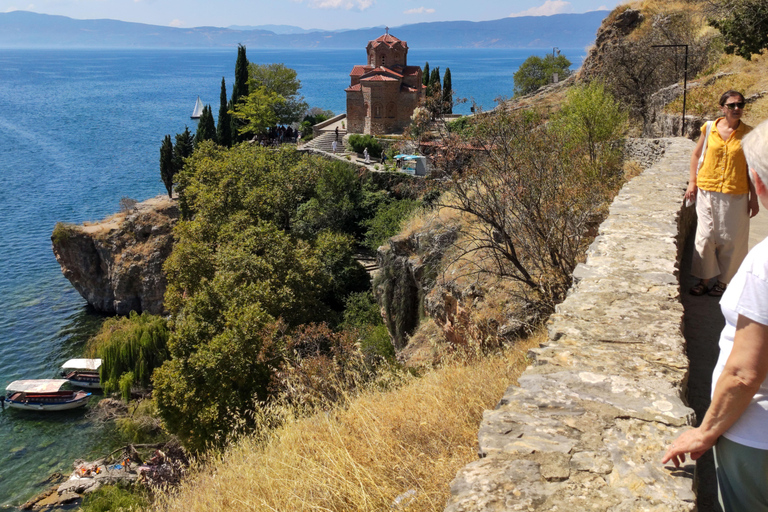 Desde Tirana: Excursión de un día a la ciudad de Ohrid y al Monasterio de San Naum