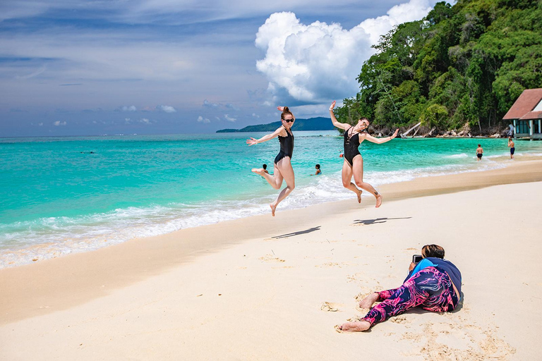 Phi Phi: Passeio de 4 horas em bambu e Phi Phi em barco particular de cauda longa11 a 15 pessoas