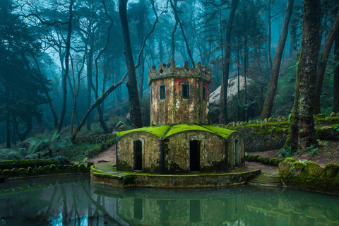 Da Lisbona: Tour del Palazzo Pena, Regaleira, Sintra e CascaisPunto di incontro a Lisbona