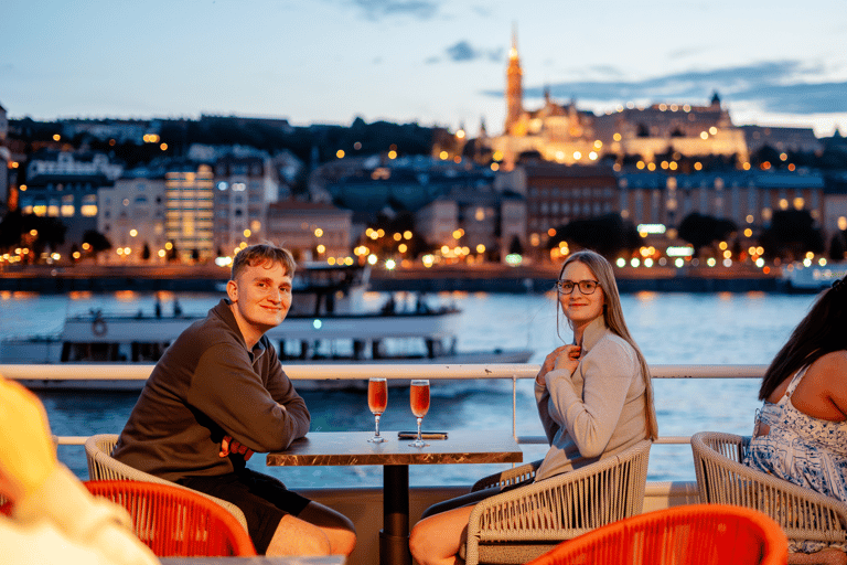 Budapest : croisière du Nouvel An avec forfait boissons à volontéCroisière du Nouvel An avec Akademia 3 Départ