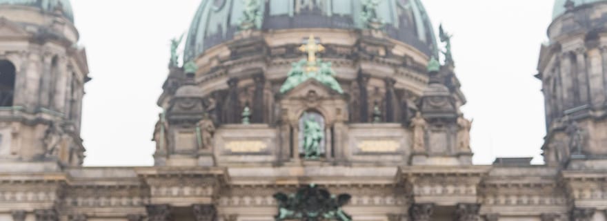 Histoire d'amour à Berlin : séance photo de demande en mariage surprise