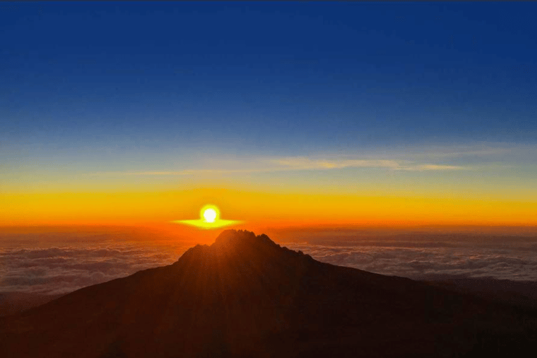 莫希：乞力马扎罗山马兰古路线 2 日徒步