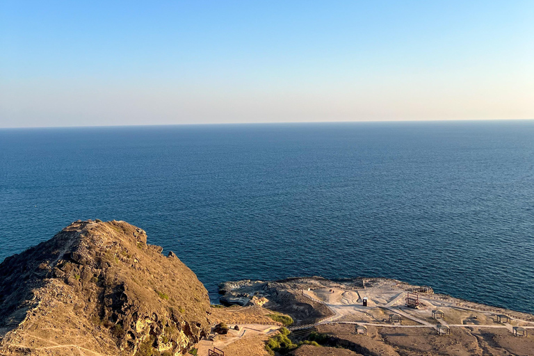 Sterrenlicht aan de kust: een avontuur met een terreinwagen en overnachting op Fazayah BeachSterrenlichtkusten: 4WD-avontuur met overnachting op Fazayah Beach