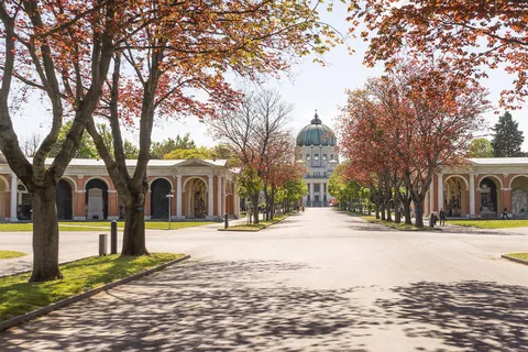 Vienna: Central Cemetery, guided walking tour with fascinating secrets