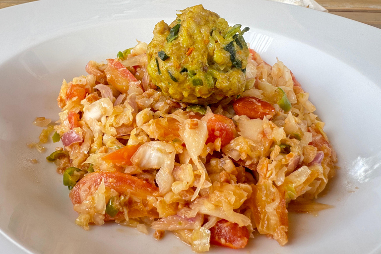 Pattaya: Pattaya Temples, Long Neck Tribe, and Lunch Tour