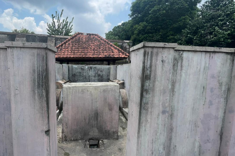 Yogyakarta: o Reino Mataram permanece com o artesanato em prataYogyakarta: Vestígios do Reino Mataram com exposição de prata