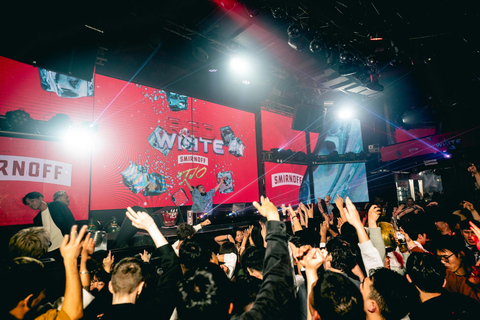 Tokyo Shinjuku: biglietto per il nightclub WARP e VIP (per stranieri)Pacchetto VIP Grand Cordon Duo