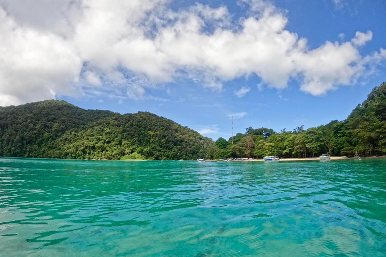 Khao Lak: Tour di snorkeling delle isole Surin con il villaggio Moken