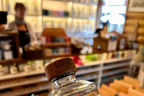 Banff: Guided Foodie Walking Tour with Samples Banff: Guided Canadian Foods Walking Tour