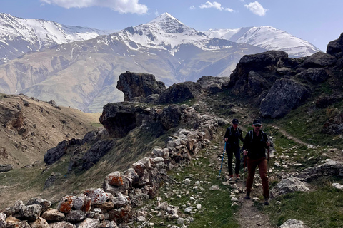 3 day trekking between mountain villages Khinaliq - Qriz Baku: 3 day trekking aroud mountain villages Guba - Khinalig