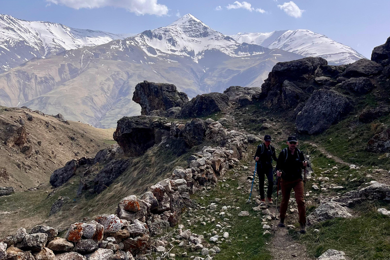 3 day trekking between mountain villages Khinaliq - Qriz Baku: 3 day trekking aroud mountain villages Guba - Khinalig