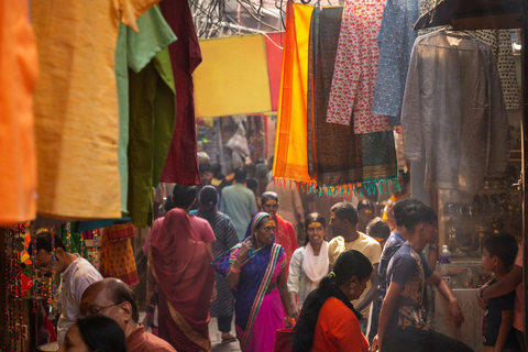 Exploring Varanasi Markets: Guided Tour with Local Guide