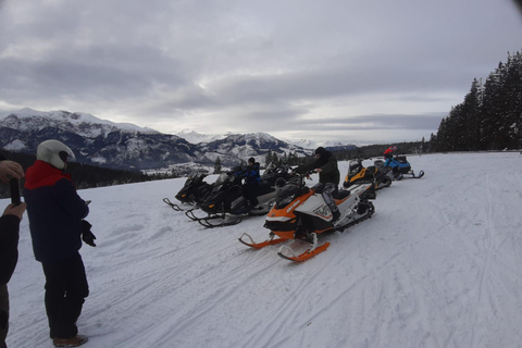 Zakopane: Excursión en moto de nieve extrema con hoguera