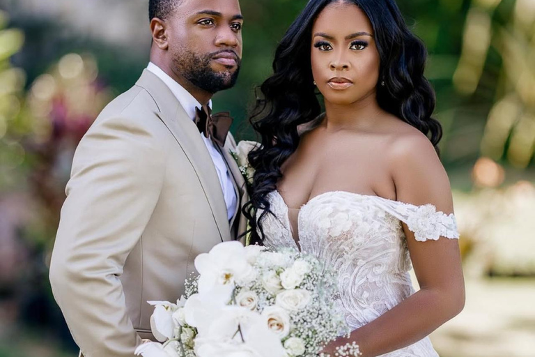 Cattura il matrimonio dei tuoi sogni con il fotografo di punta Vaughn.Cattura il tuo matrimonio da sogno con il fotografo top Vaughn