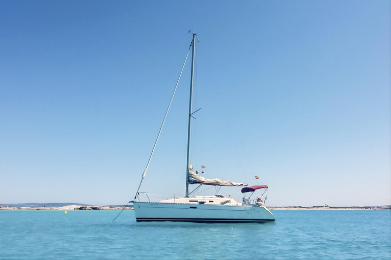 Ibiza: Classic Sailboat Cruise to S'Espalmador and Formentera