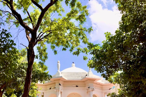 SANTAMARTA: Panoramic CITY TOUR of History and Culture, in Chiva