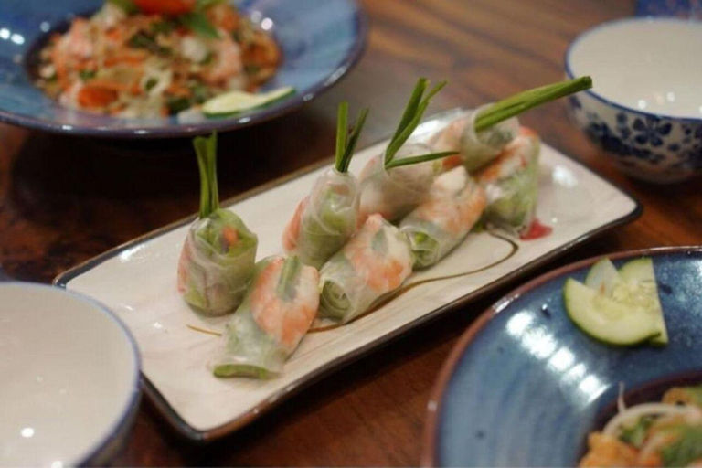 Cours de cuisine et tour en bateau depuis Hoi An