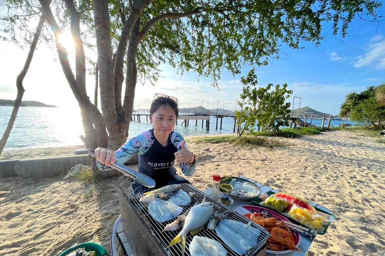 Pattaya: Private Speedboat Samaesan with Fishing & Snorkel