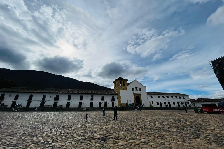 BOGOTA: Tour of Villa de Leyva, Ráquira, Pozos Azules and Puente de Boyacá