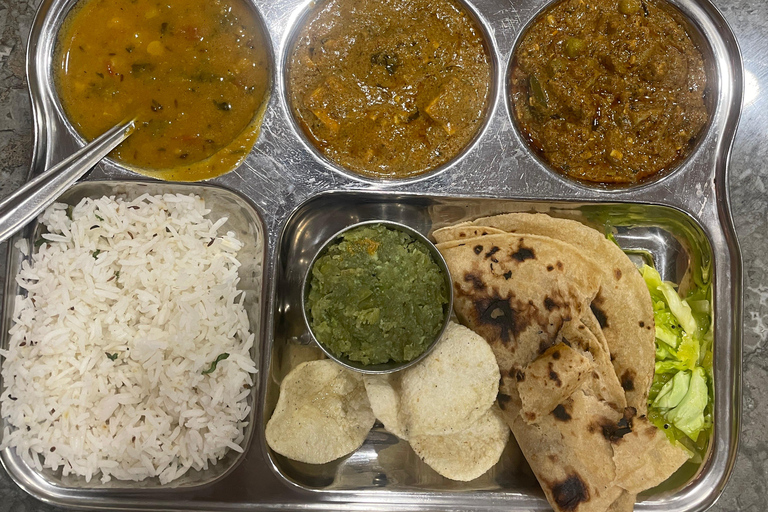 Udaipur: Indian Cooking Class - Art, Antiques & Storytelling Private Experience