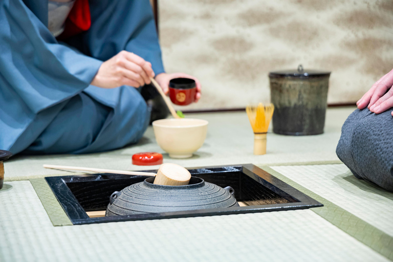 Tokyo: Tea Ceremony Experience with a Tea Master in Ginza