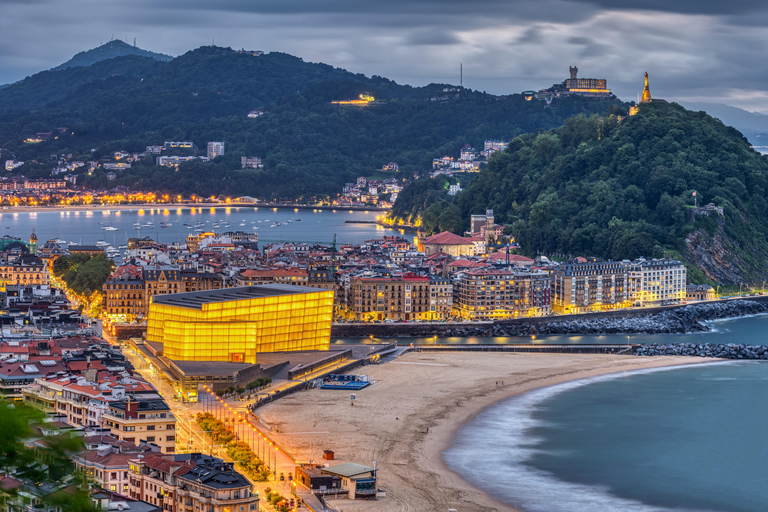 San Sebastian: Private Walking Tour with Pintxo and Drink Private Tour with Pintxo in Spanish or English