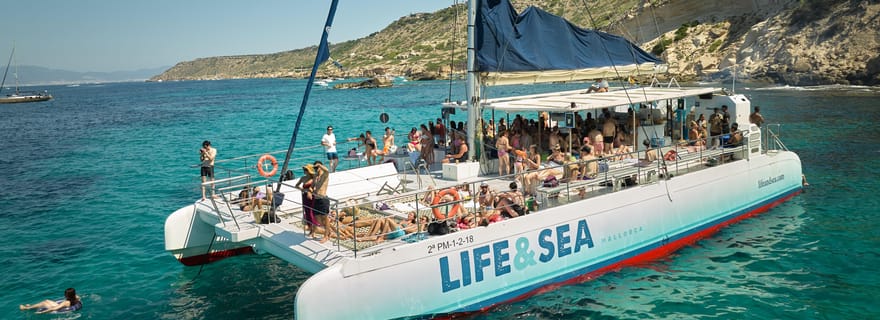 Palma : Croisière en catamaran avec baignade et plongée en apnée
