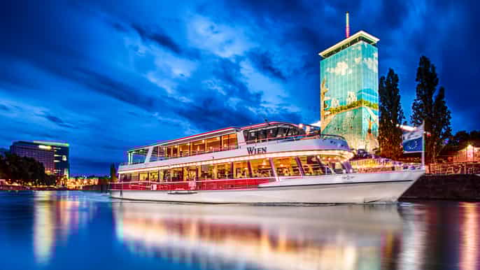 Viena: crucero nocturno por el Danubio