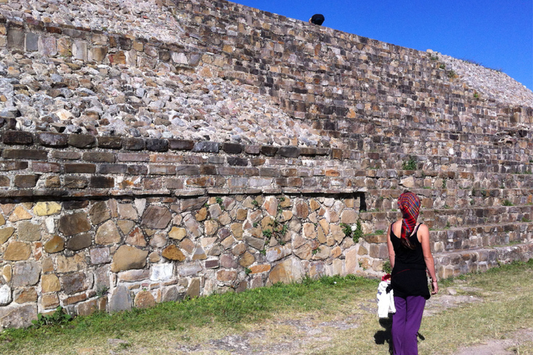 Tour Oaxaca Antigua: Monte Albán, Alebrijes & Artesanías Oaxaca Antigua: Full-Day Cultural Experience