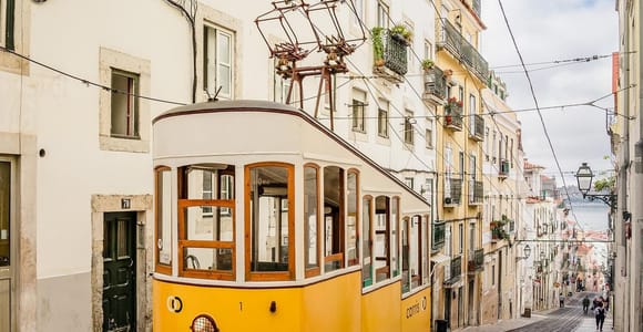 Lisbon: Tram Tour through the 7 Hills with Drink