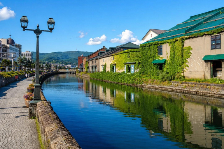 Sapporo: Otaru Canal Private Walking Tour with Photos