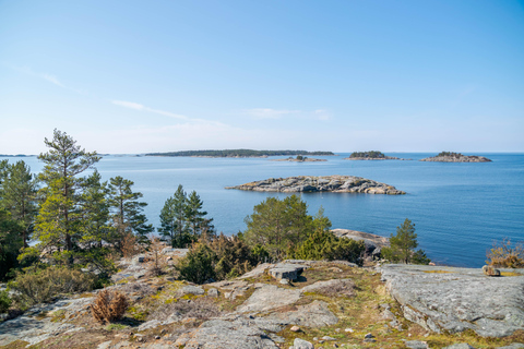 Vanuit Helsinki: Rondleiding op schiereiland Porkkalanniemi