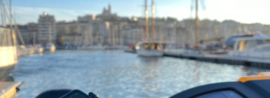 Découverte de Cassis et La Ciotat en e-scooter avec guide virtuel