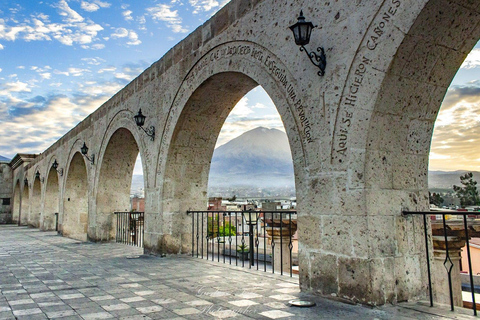 Passeio + caminhada pela Rota do Sillar e Culebrillas em Arequipa