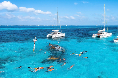 Mauritius: Catamaran Cruise Ile Aux Cerfs with Hotel Pickup