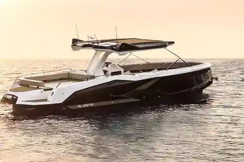 ❖ Milos: Private Speedboat Tour—Kleftiko Sarakiniko Poliegos