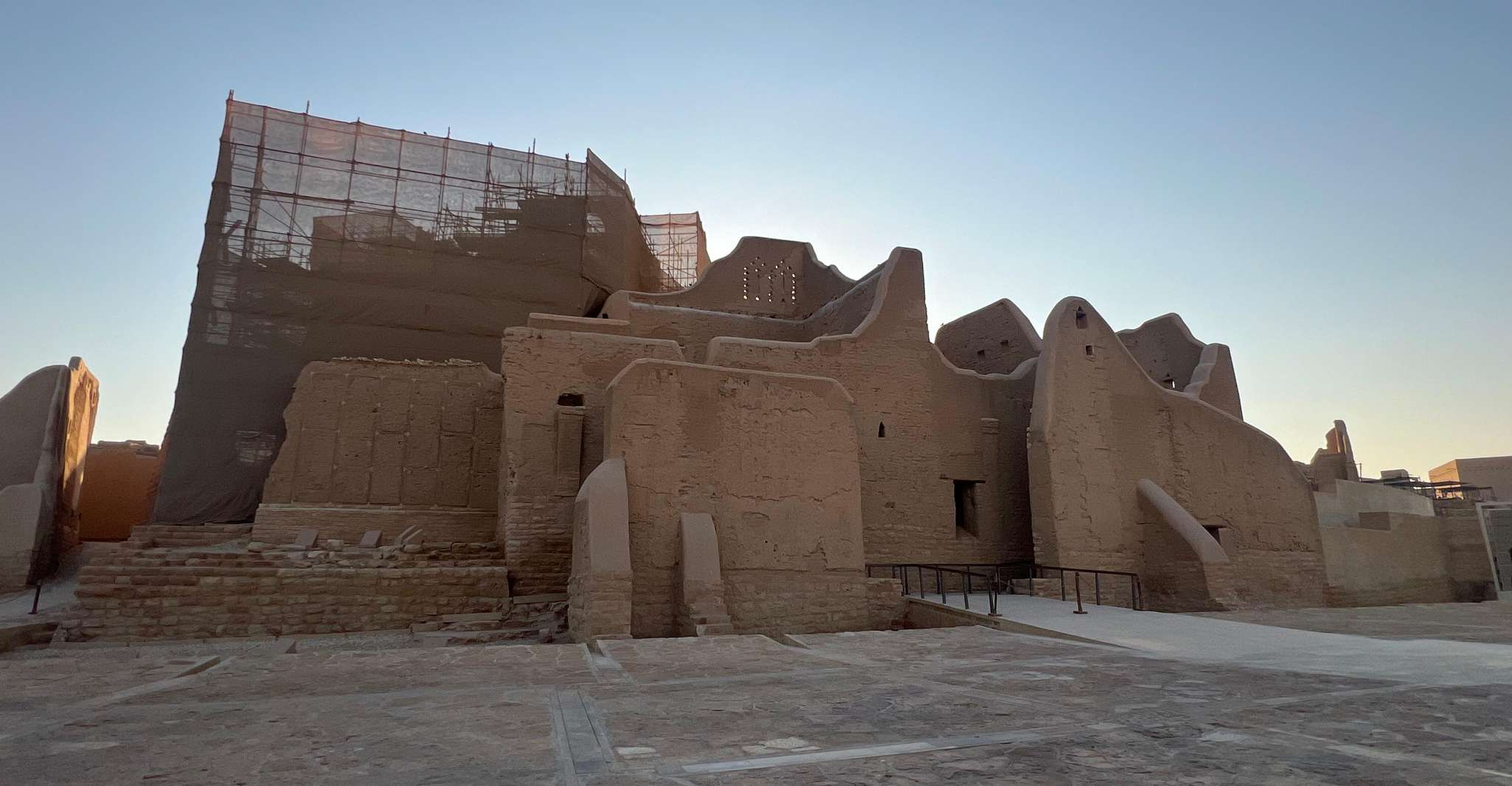 Riyadh: Masmak Fort, Souq AlZal, and Murabba Palace Tour photo 2