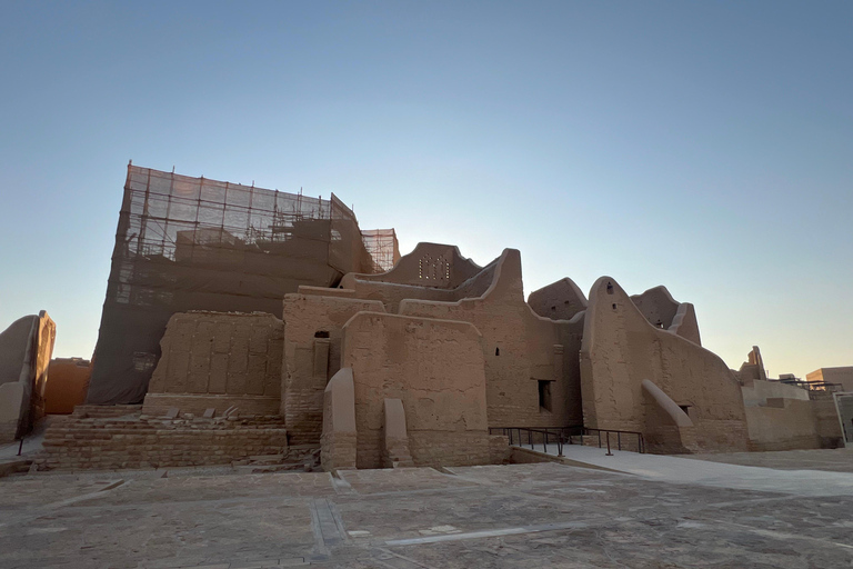 Riyadh: Masmak Fort, Souq AlZal, and Murabba Palace Tour