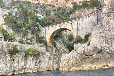 Amalfi Coast Boat Tour from Sorrento or Capri-Positano-Naples Boat tour on the Amalfi Coast from Sorrento
