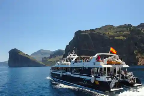 Mallorca: Grand Tour by land and sea