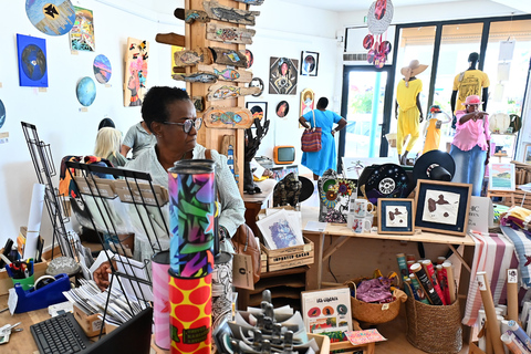 Guadeloupe: Guided Tour of 3 Art Venues, Bistro Lunch, by Bus Guadeloupe: Guided Tour of 3 Art Venues and Bistro Lunch by Bus