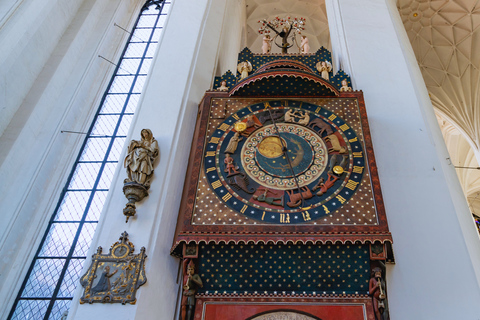 Gdańsk: Old Town Private Tour with Artus Court Visit
