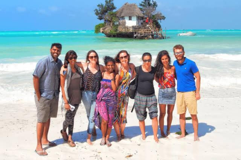 Zanzibar: Privat Jozani-skogen, Kuza-grottan och Rock RestaurantZanzibar: Privat Jozani-skogen, Kuza-grottan och Rock-restaurangen