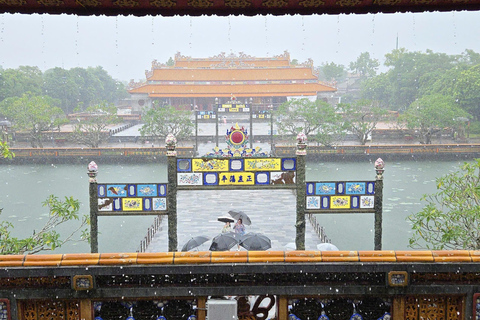 Hue: miasto cesarskie, rejs po rzece Perfume i zwiedzanie grobowców