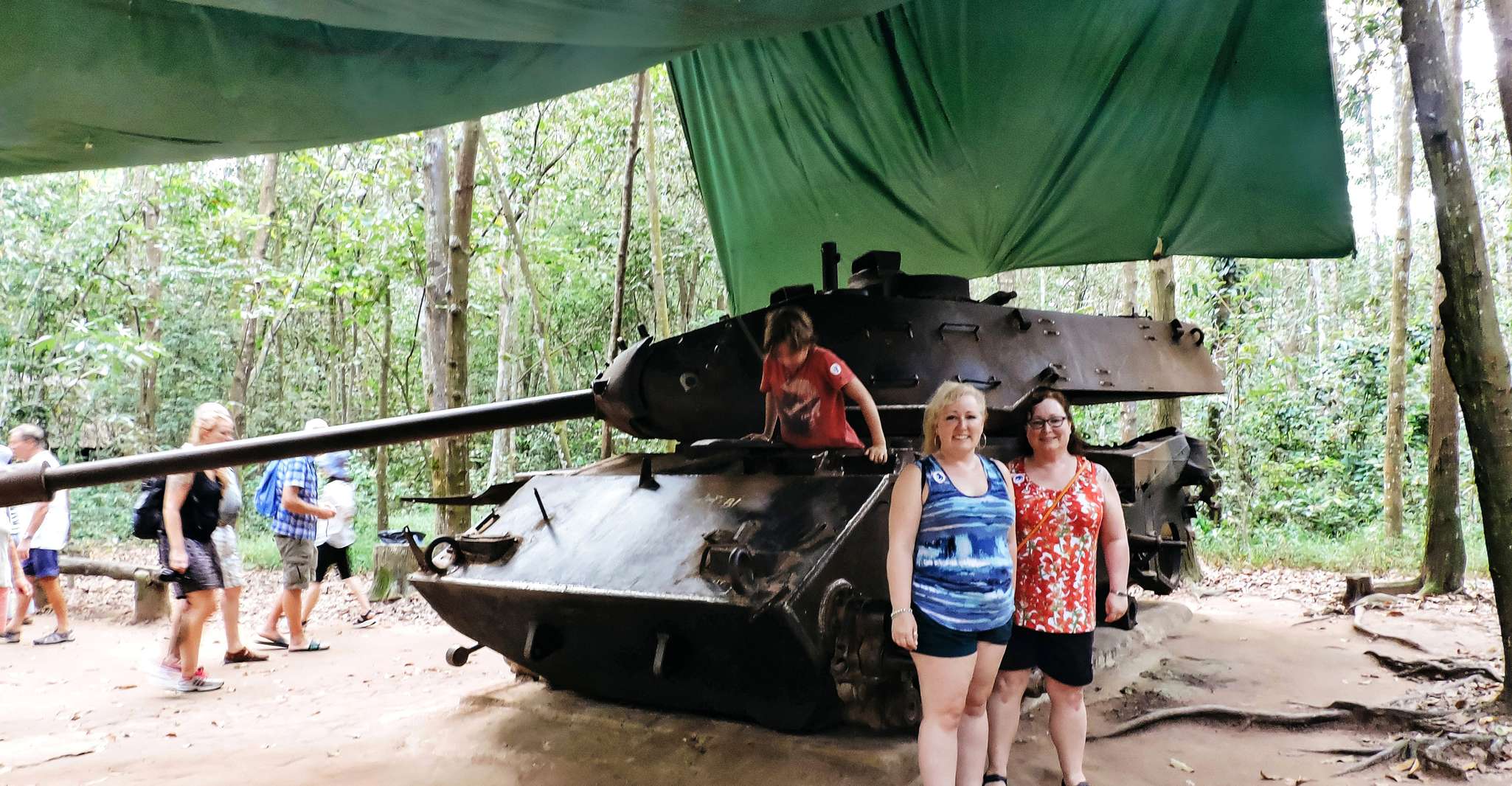 Von Ho Chi Minh City, Cu Chi Tunnels Halbtagestour - Hizvo