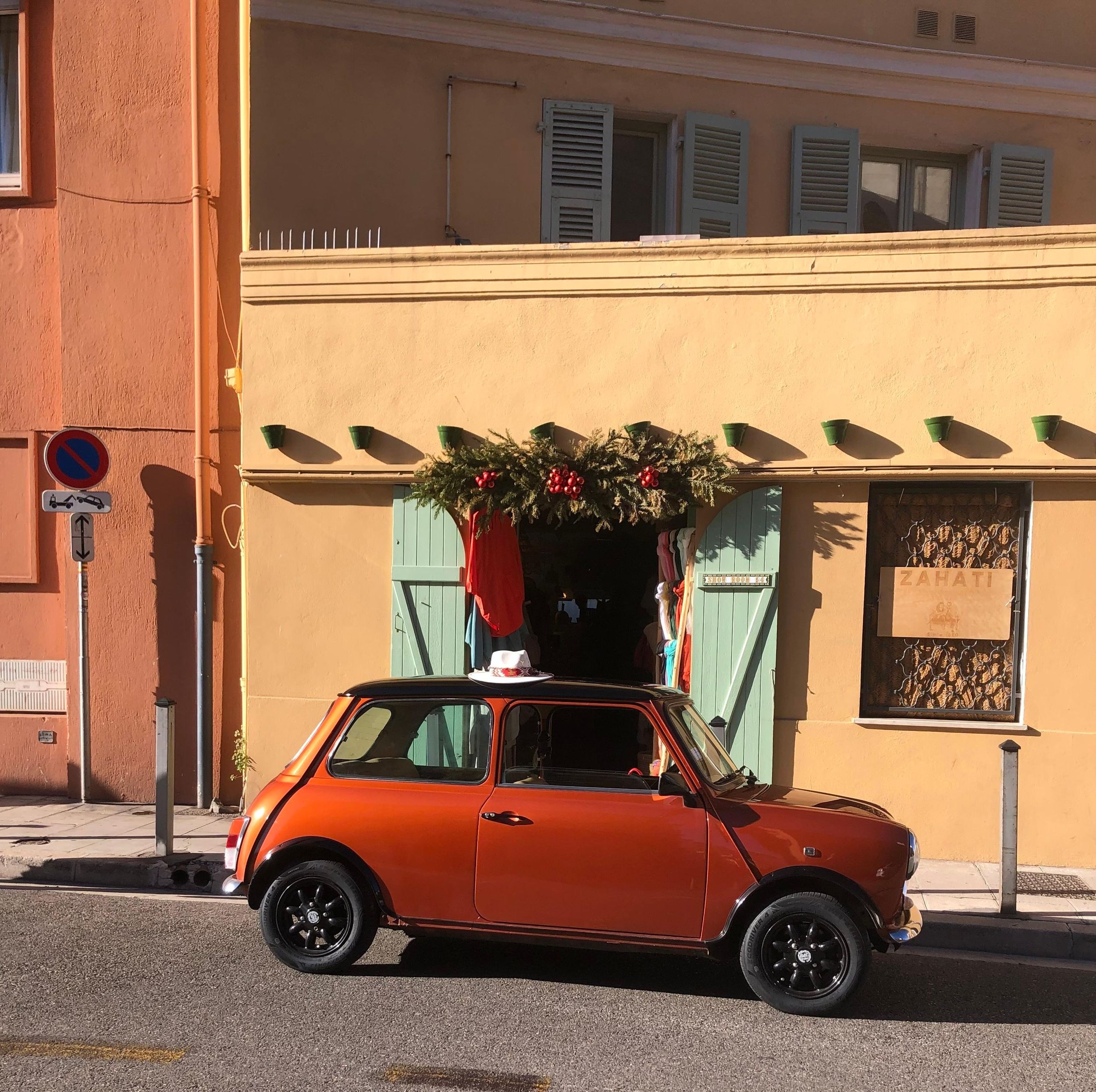 Mini Austin 1987 an der Côte d'Azur mit Fahrer und Reiseführer