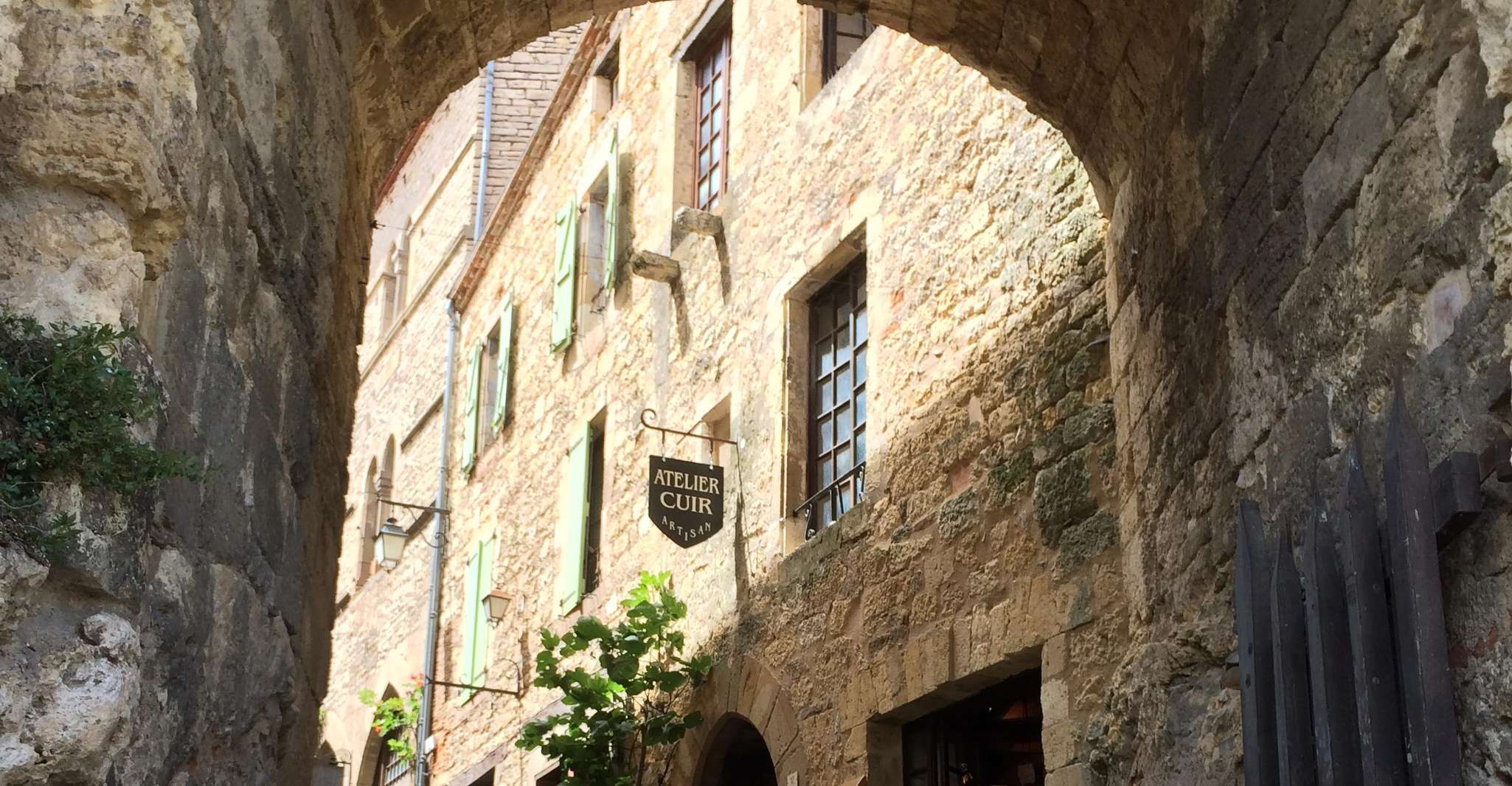 The two beautiful cities of Albi and Cordes sur Ciel - Housity