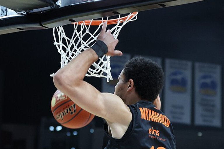 Chemnitz: Niners Chemnitz Basketball Game at Chemnitz ArenaShort Side Ticket