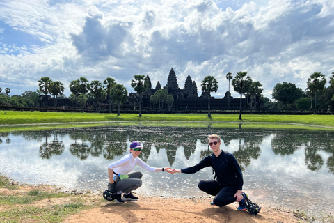 Passeio de E-Bike ao nascer do sol em Angkor Wat com almoço incluído