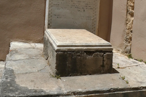 Nafplio: Between Alleys, Secrets, and Vantage Points Nafplio: alleys, secrets and viewpoints